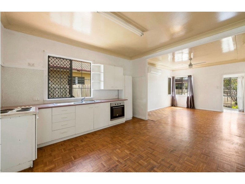 30 Doncaster Street, Newtown QLD 4350