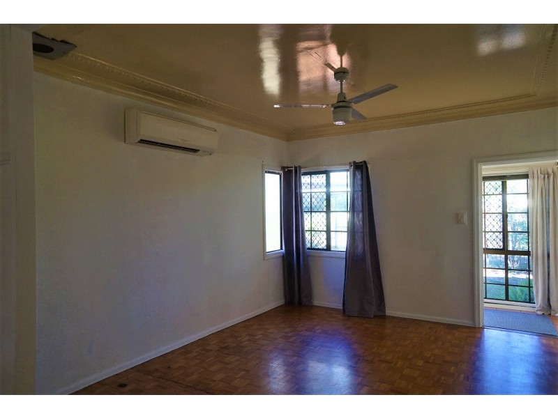 30 Doncaster Street, Newtown QLD 4350