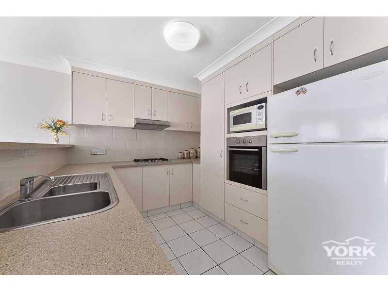 2/17 Anita Drive, Kearneys Spring QLD 4350