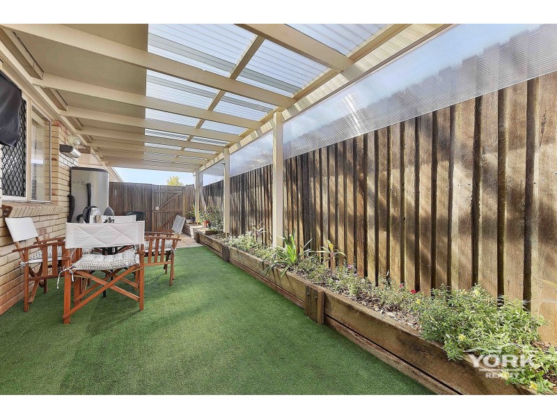 2/17 Anita Drive, Kearneys Spring QLD 4350