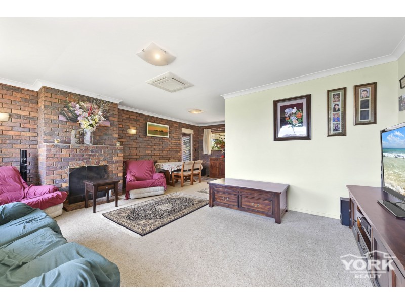 10 Camellia Court, Darling Heights QLD 4350