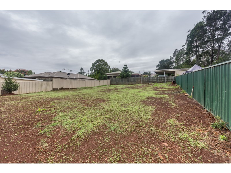 28a Ruthven Street, Harlaxton QLD 4350