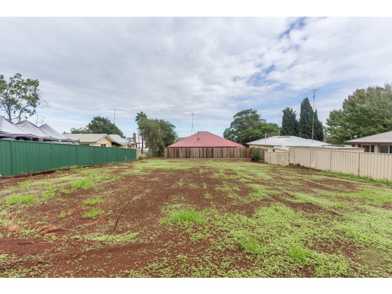 28a Ruthven Street, Harlaxton QLD 4350