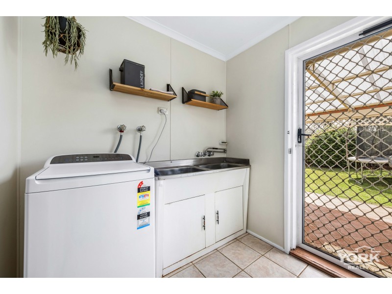 12 Dumba Street, Harristown QLD 4350