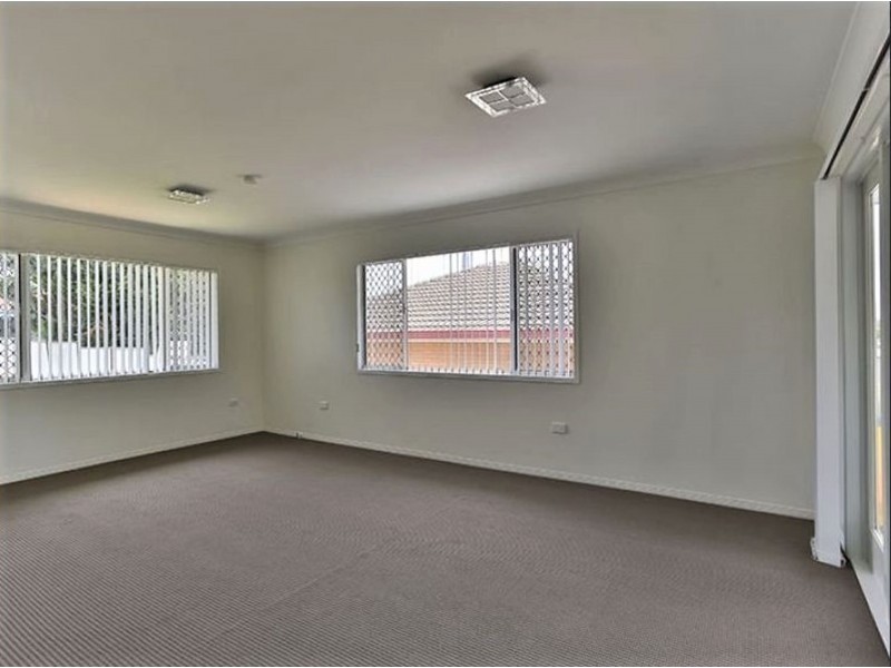 7 Evon Street, Rockville QLD 4350