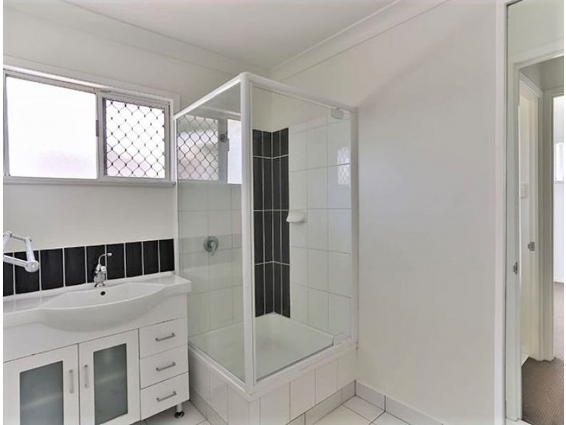 7 Evon Street, Rockville QLD 4350