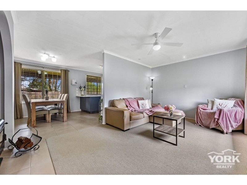 2 Chardonnay Street, Wilsonton Heights QLD 4350