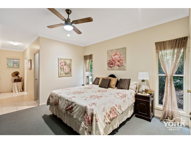 18 Kimdon Crescent, Highfields QLD 4352