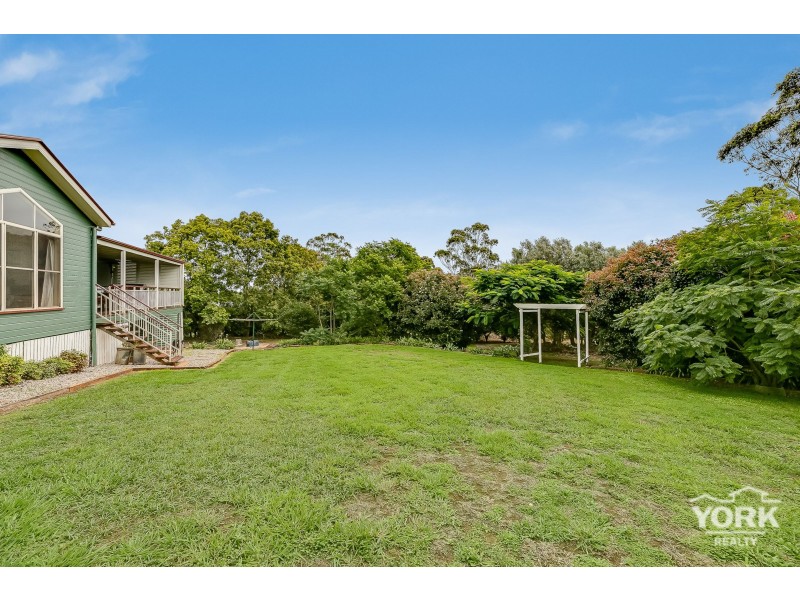 18 Kimdon Crescent, Highfields QLD 4352