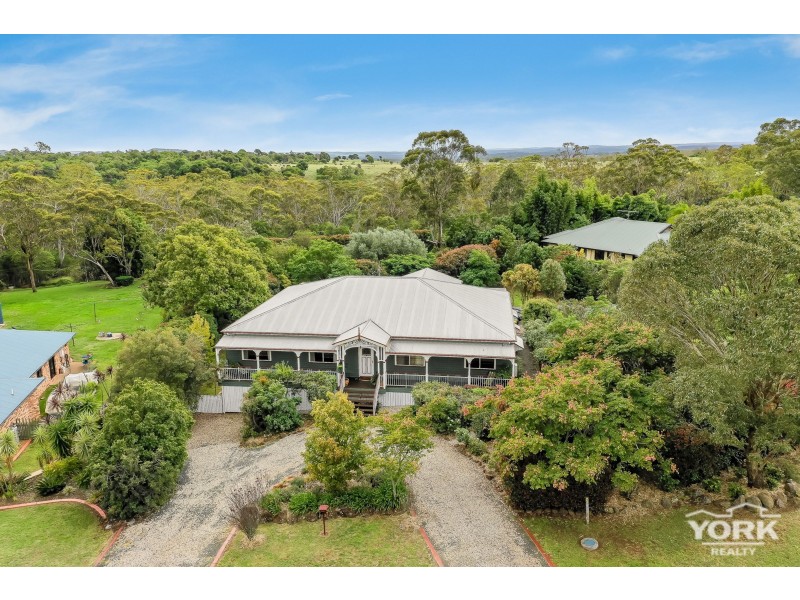 18 Kimdon Crescent, Highfields QLD 4352