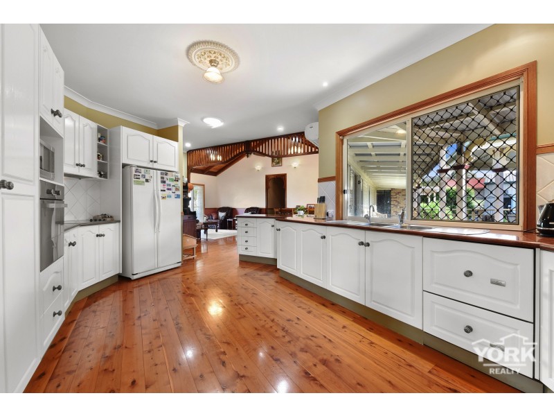 1 Jane Court, Cotswold Hills QLD 4350