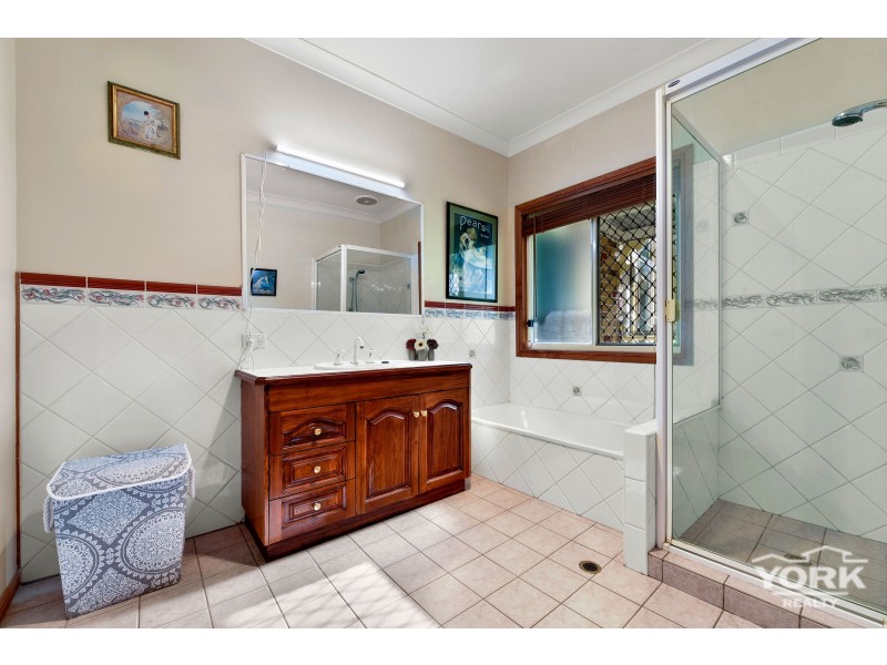 1 Jane Court, Cotswold Hills QLD 4350