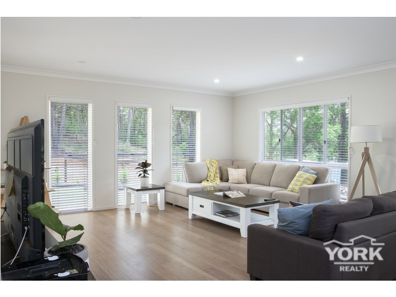 16 Chapman Street, Hampton QLD 4352
