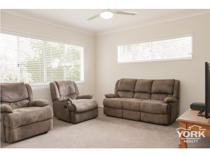 16 Chapman Street, Hampton QLD 4352