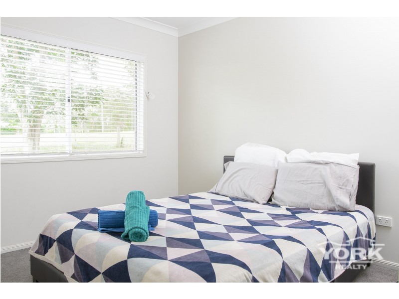 16 Chapman Street, Hampton QLD 4352