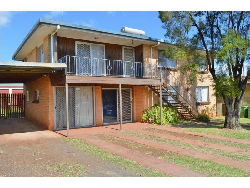 10 Croxley Street, Harristown QLD 4350