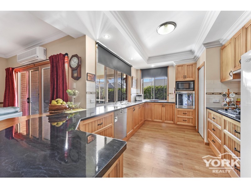 13 Highgrove Drive, Highfields QLD 4352