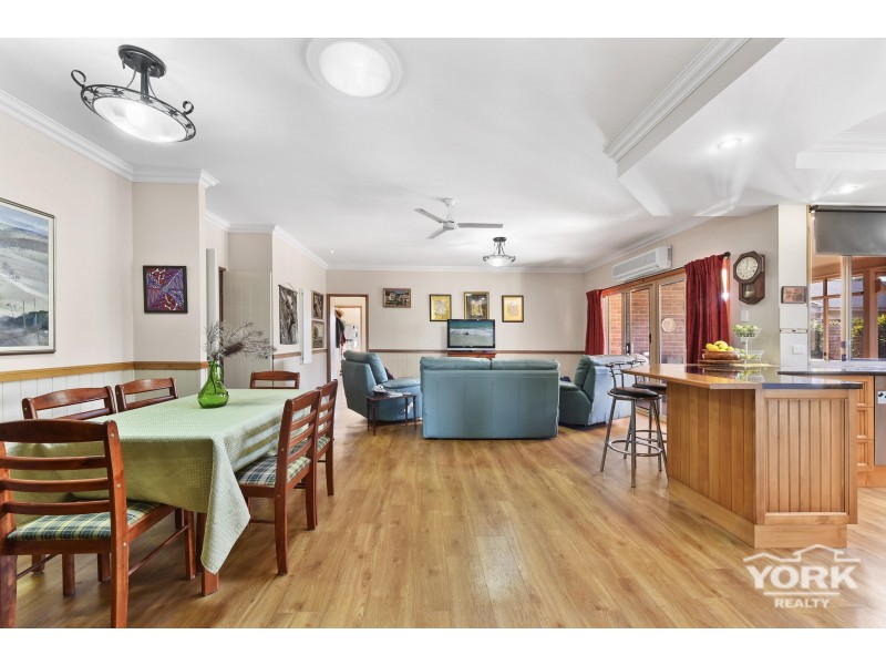 13 Highgrove Drive, Highfields QLD 4352