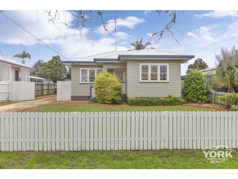 52 Hamilton Street, Newtown QLD 4350