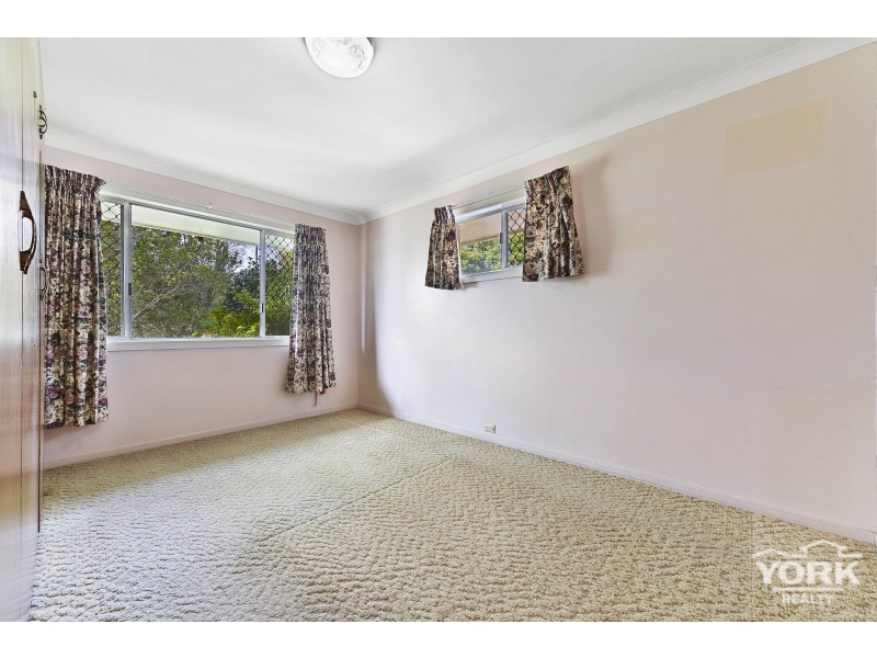 5 Priest Street, Rockville QLD 4350