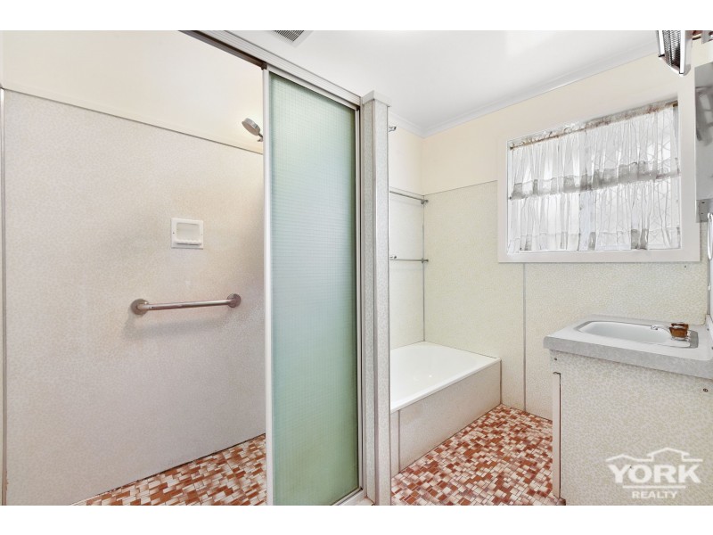 5 Priest Street, Rockville QLD 4350