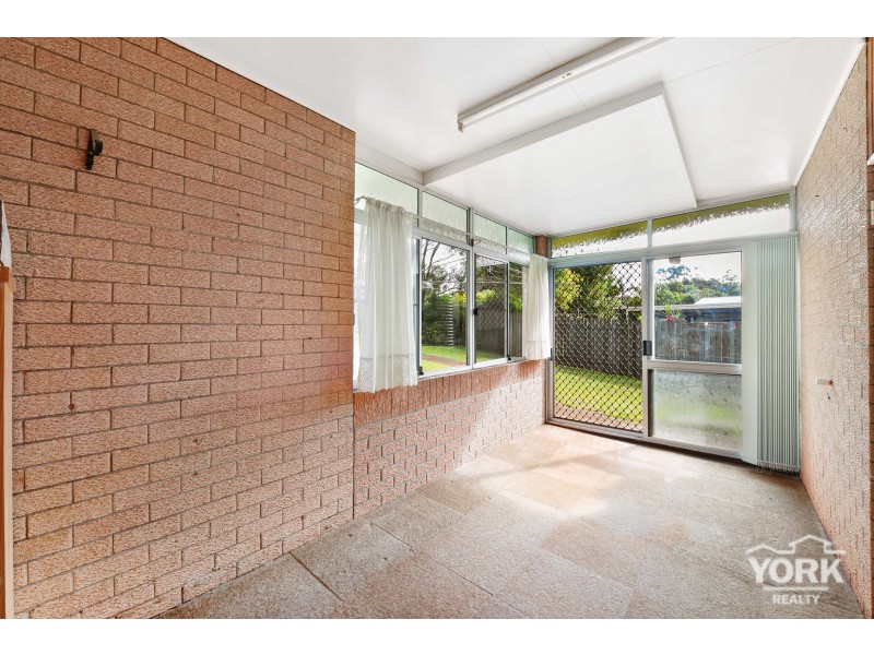 5 Priest Street, Rockville QLD 4350