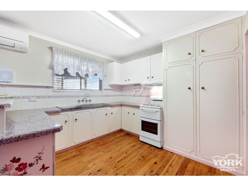 11 Merino Street, Harristown QLD 4350