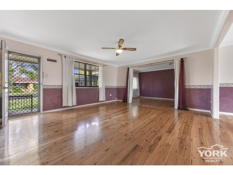 11 Merino Street, Harristown QLD 4350