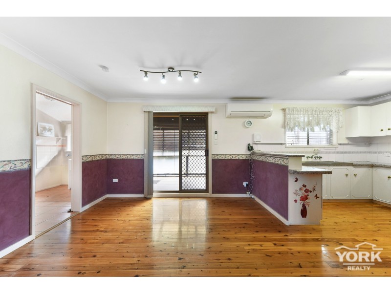 11 Merino Street, Harristown QLD 4350