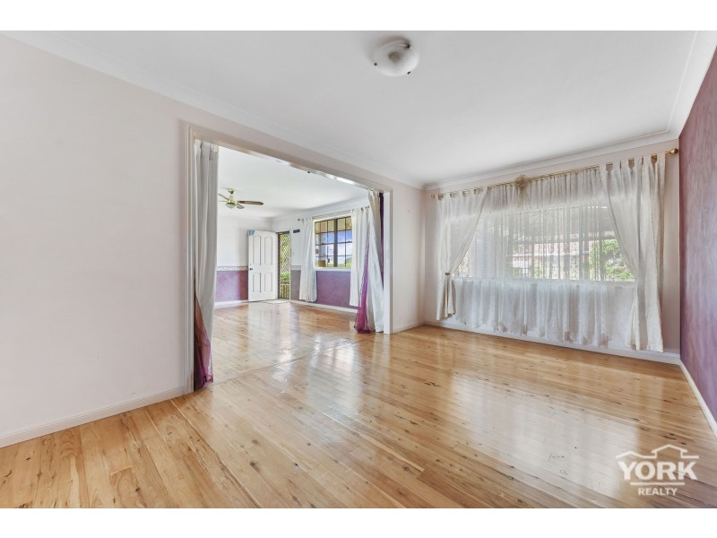 11 Merino Street, Harristown QLD 4350