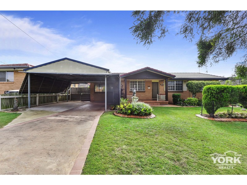 11 Merino Street, Harristown QLD 4350