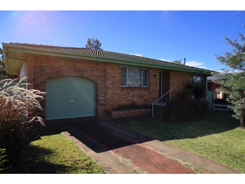 193 North Street, Rockville QLD 4350