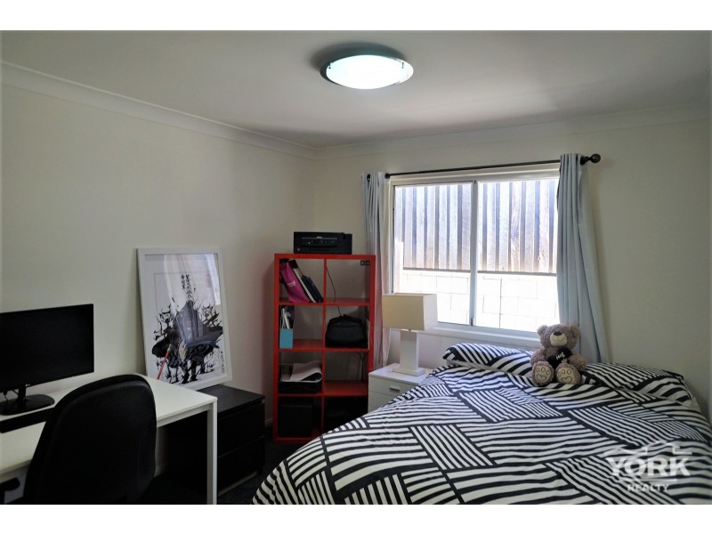 6/8 Lovejoy Court, Kearneys Spring QLD 4350