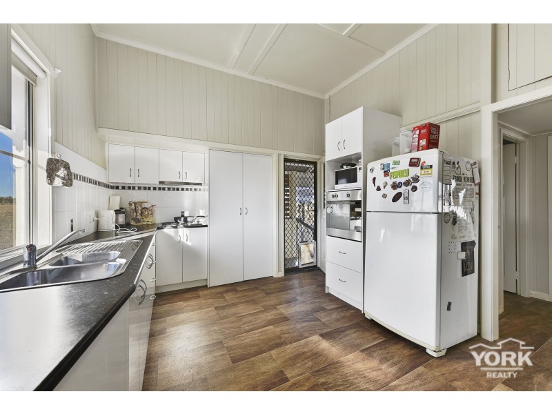 43 Victoria Street, Clifton QLD 4361