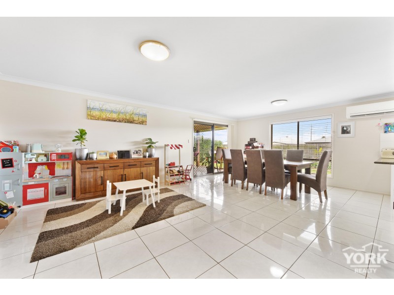 1 Vinnicombe Street, Kearneys Spring QLD 4350
