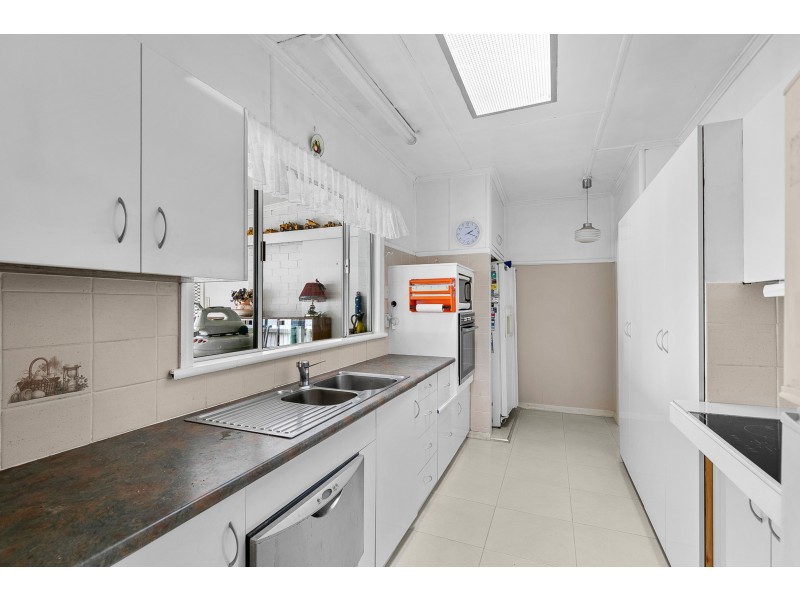 182 West Street, South Toowoomba QLD 4350