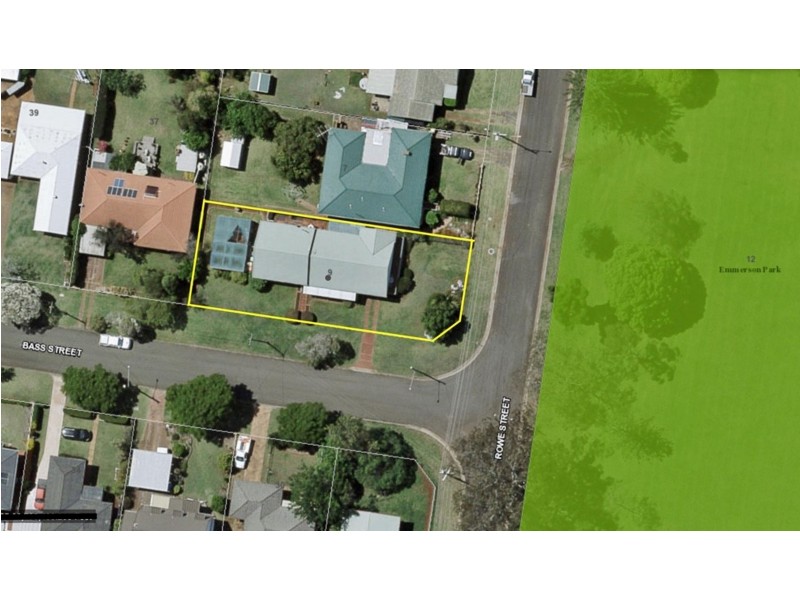 9 Rowe Street, Centenary Heights QLD 4350