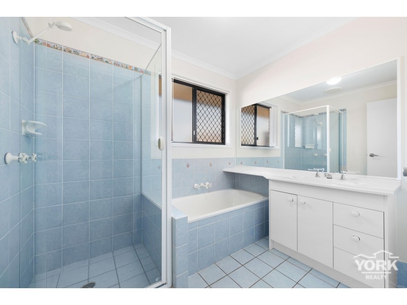 303 Greenwattle Street, Wilsonton QLD 4350