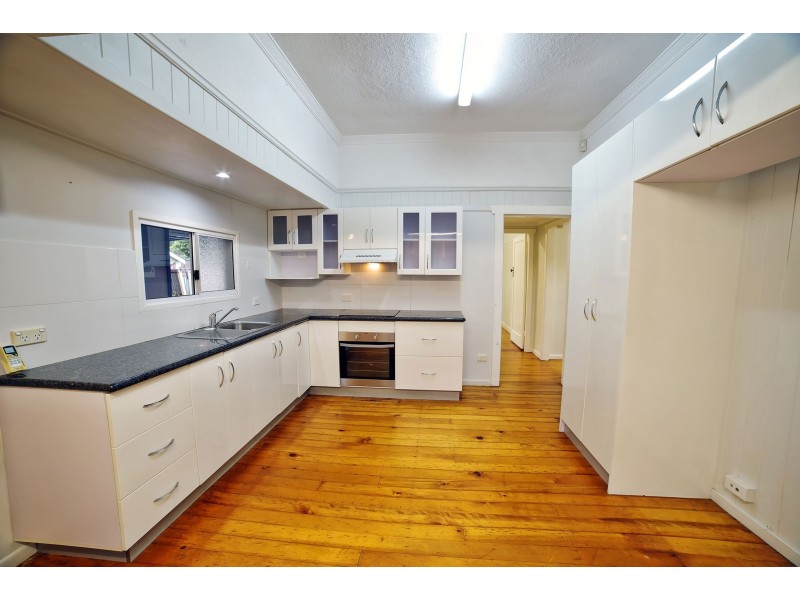 228 Hume Street, South Toowoomba QLD 4350