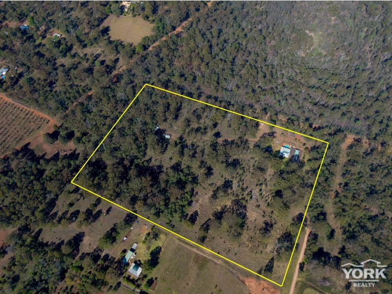106 Erbacher Road, Hampton QLD 4352