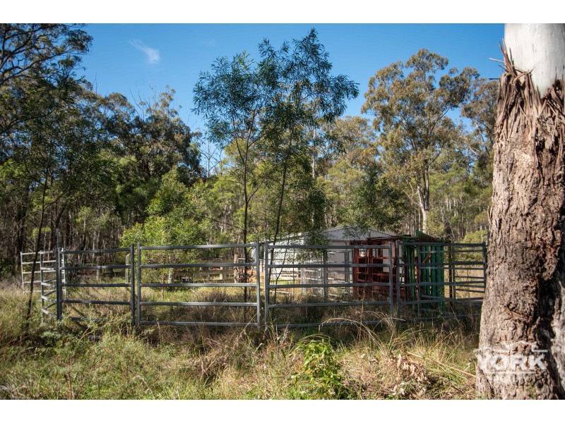 106 Erbacher Road, Hampton QLD 4352
