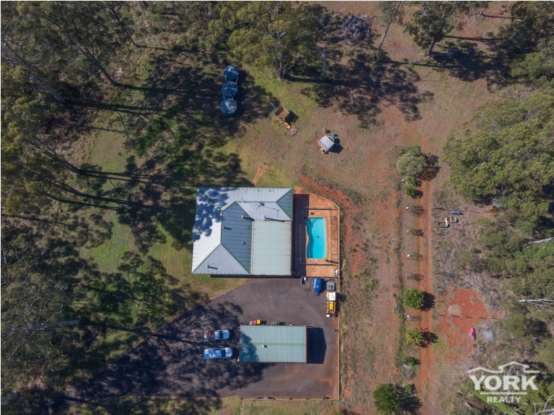 106 Erbacher Road, Hampton QLD 4352