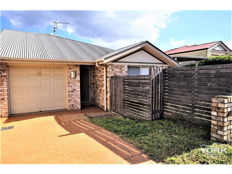 2/2 Ball Street, Drayton QLD 4350