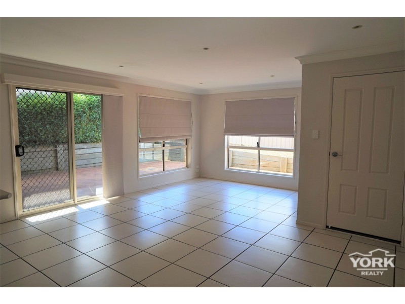 2/2 Ball Street, Drayton QLD 4350