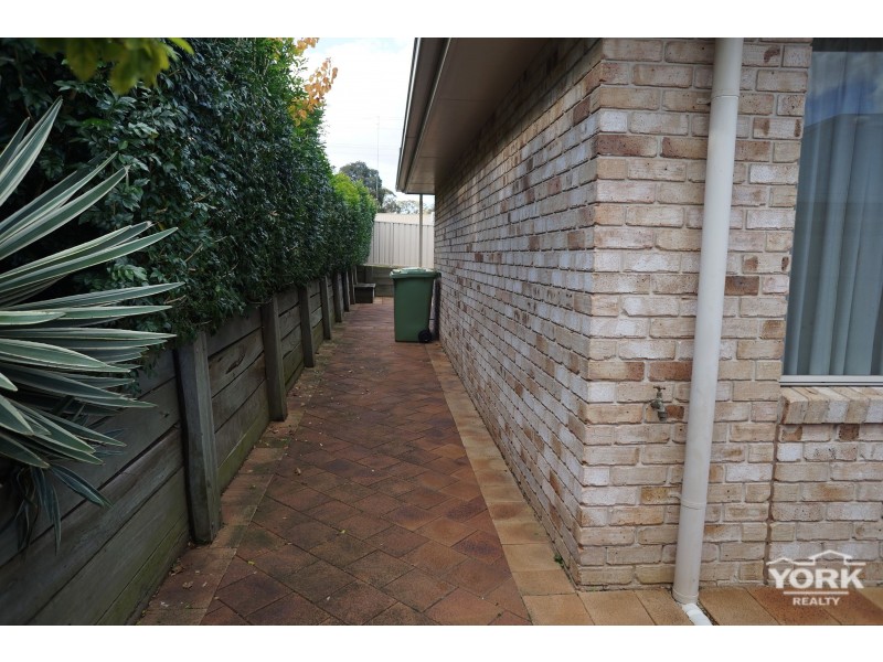 2/2 Ball Street, Drayton QLD 4350