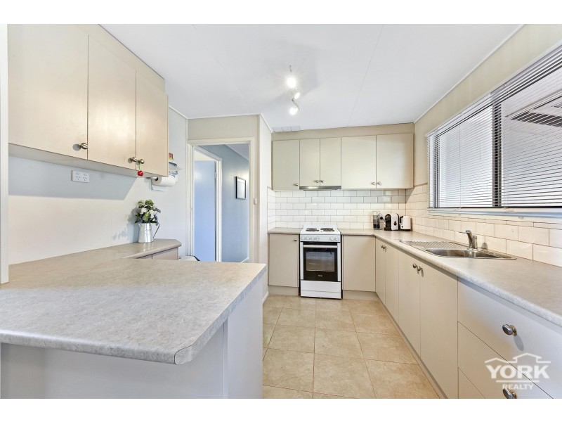 85 Proposch Street, Oakey QLD 4401
