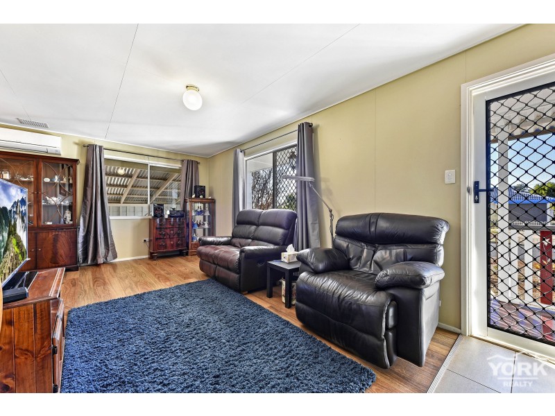 85 Proposch Street, Oakey QLD 4401