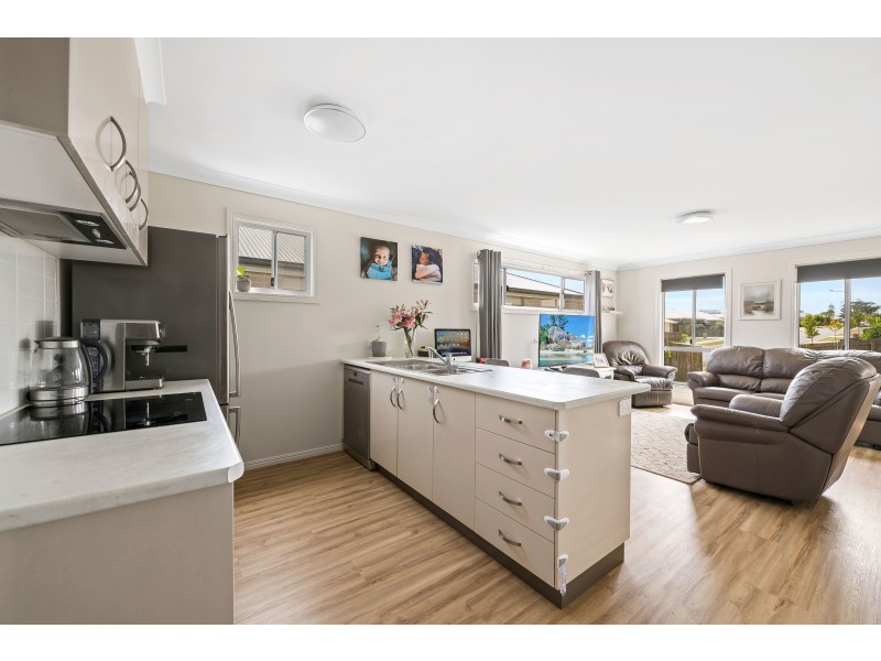 Lot 208 Entabeni Drive, Kearneys Spring QLD 4350