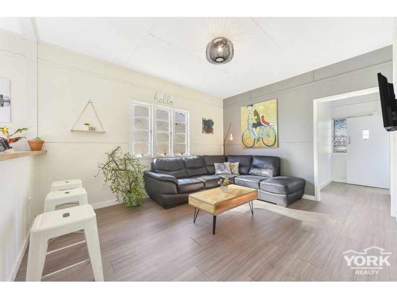 755 Ruthven Street, South Toowoomba QLD 4350