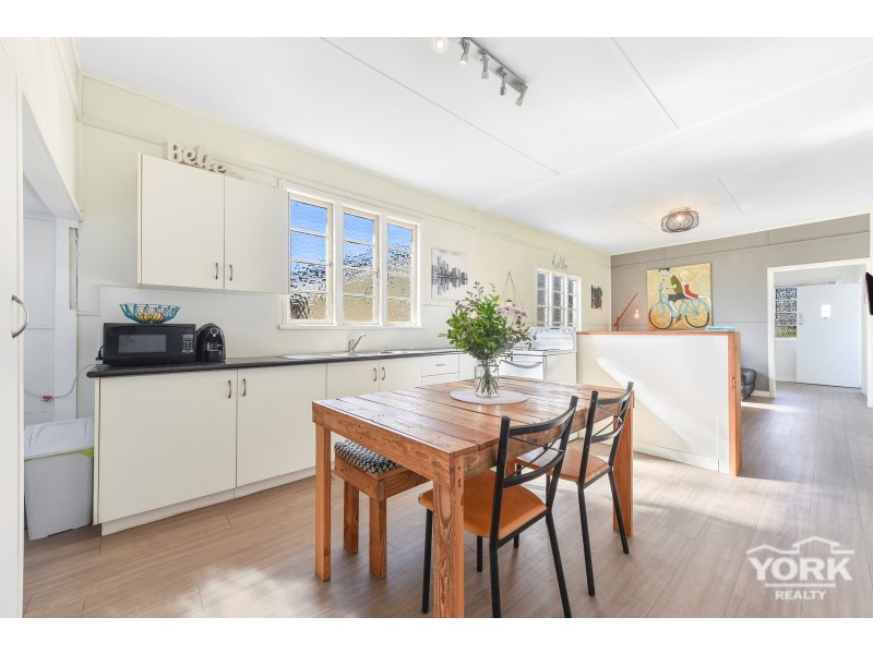 755 Ruthven Street, South Toowoomba QLD 4350